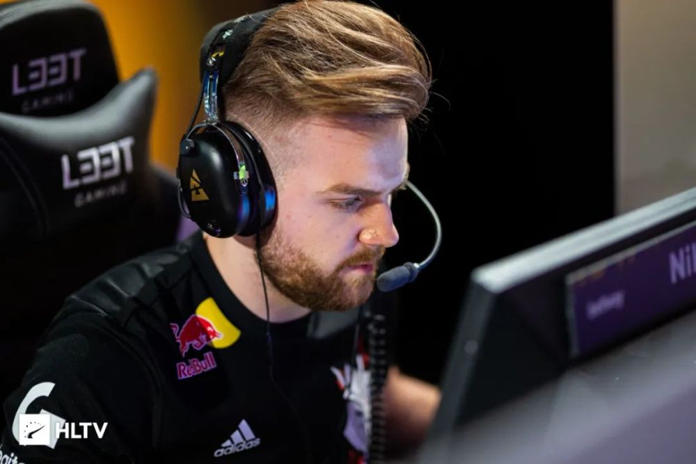 从去年夏季赛至今EDG已经收获十三连败