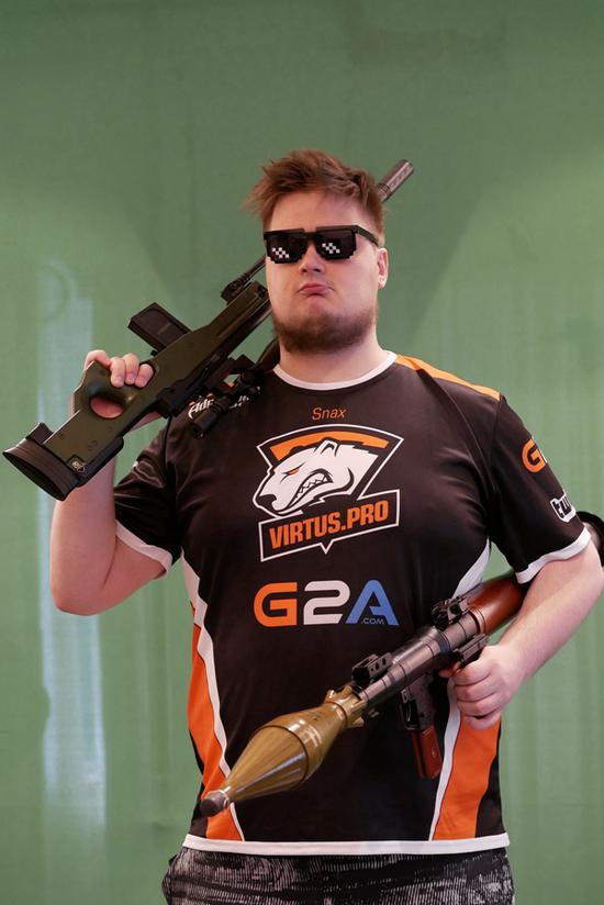 小草包沙皇乱戳 泡芙女警乱射 Heart勇敢开团 泡芙队扳回一城