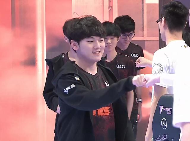 Spirit Academy教练确认 kyousuke 正在替补席上