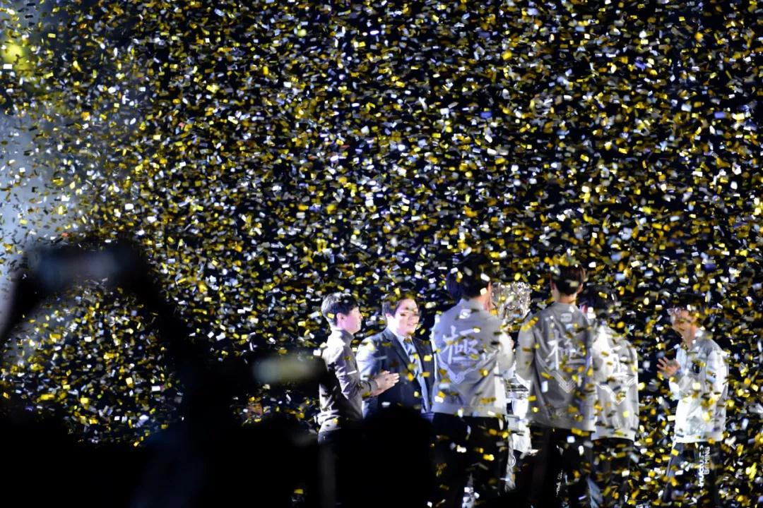 打出资格却还要让位，A队宣布Bubzkji给gla1ve让位